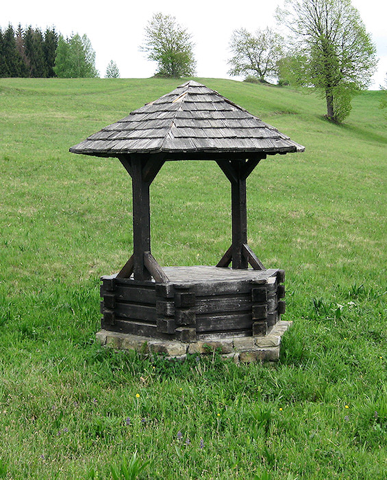 studna Nad Uherskou (1235)