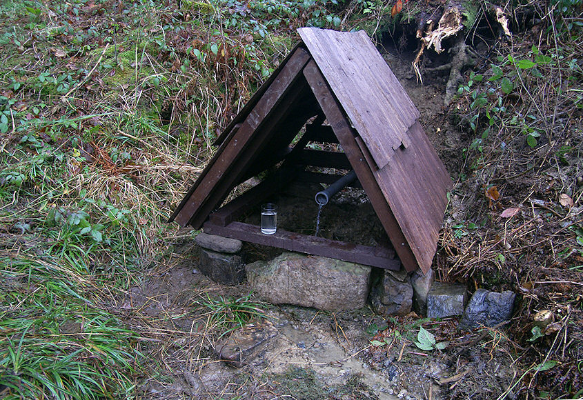 Studánka v Holcově (1352)