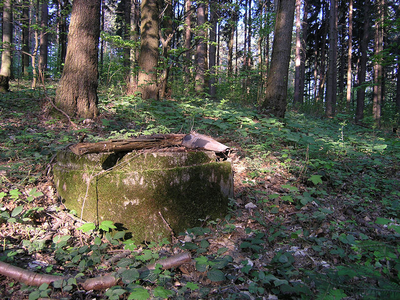 studna bez jména (1385)