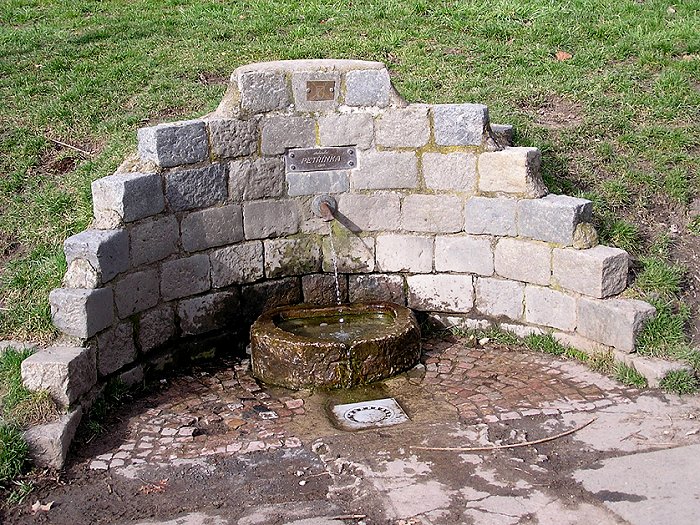 studánka Petřínka (200)