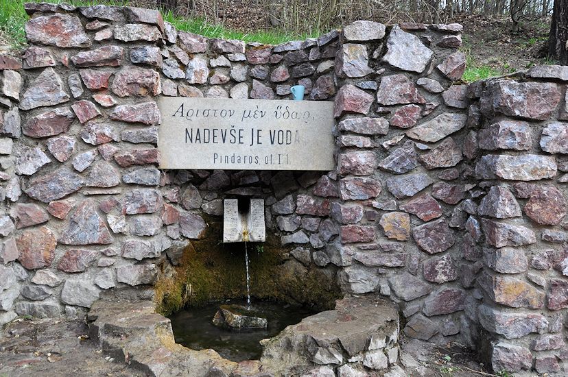 studánka Nadevše je voda (212)