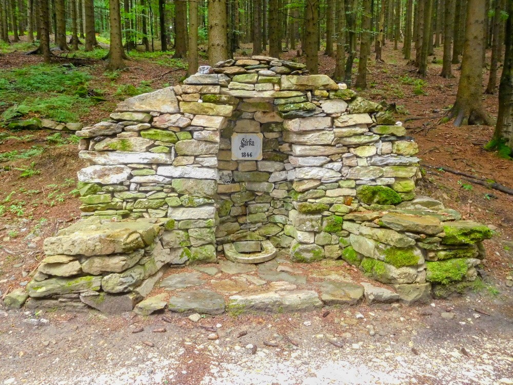 Pramen Šárka (252)