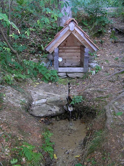 Hantlova studánka Pod jasany (505)