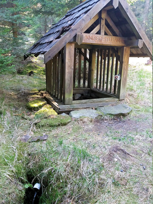 Knížecí studánka (580)