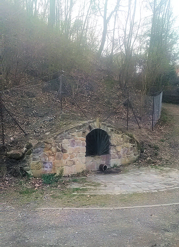 studánka Pod zámkem (13800)