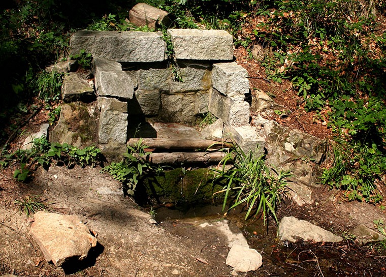 studánka Sirková (1665)