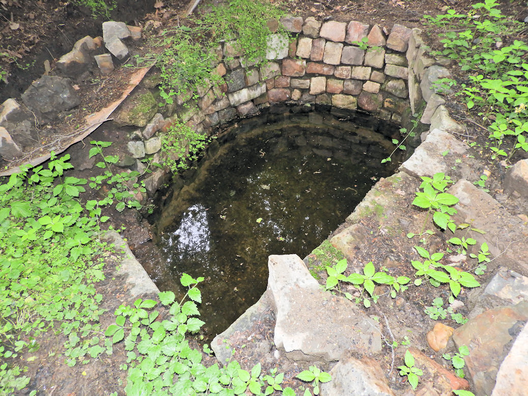 studánka Pod Šancemi (1689)
