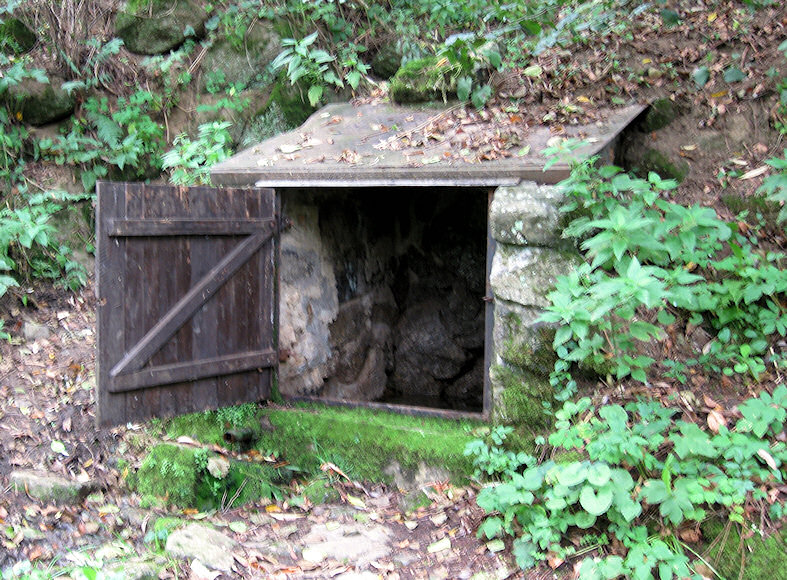 studánka Pod Lubím (1886)