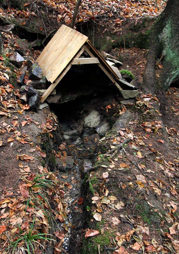 studánka Sirný pramen (2180)