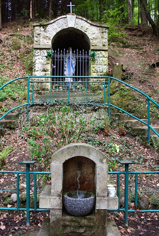 Studánka u Roštínské kaple (2181)