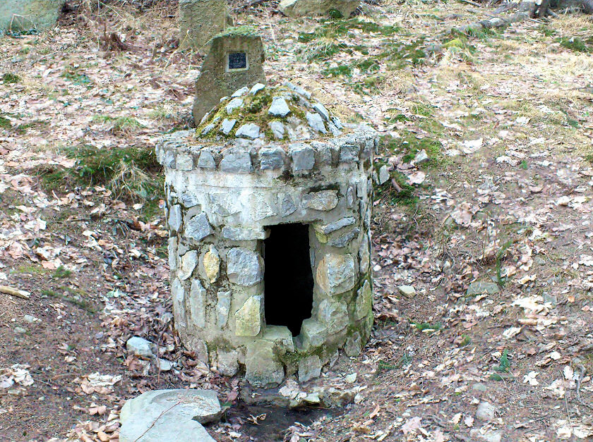 studánka U Habrového stání (2244)
