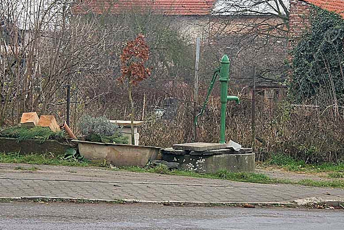 studna bez jména (2443)