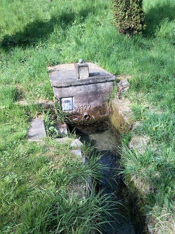 studánka Pitná voda nad zlato (2468)