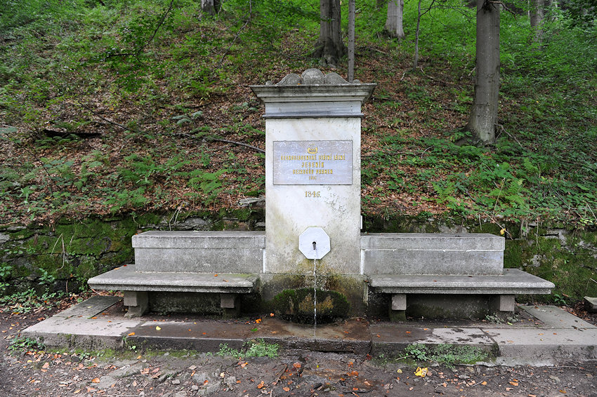 studánka Bezručův pramen (2671)