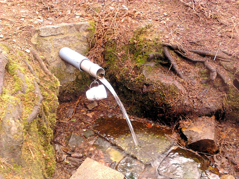 studánka Na Lhůtě (2977)