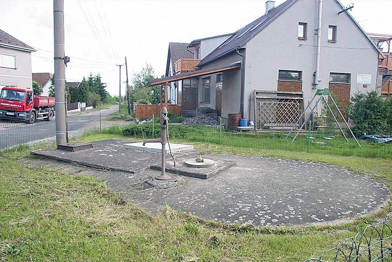 studna bez jména (3300)