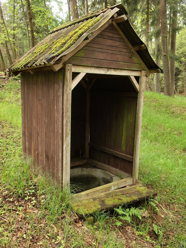 studánka Nad Stříbrňákem (3310)