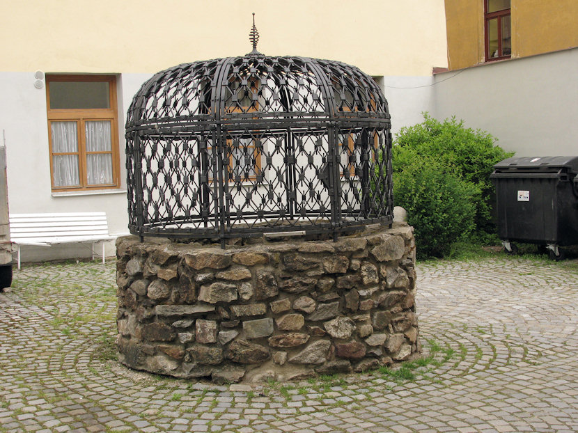 studna bez jména (3451)