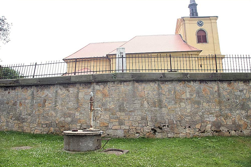 studna bez jména (3527)