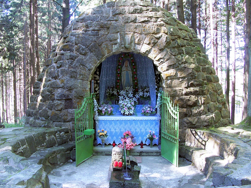 studánka Lurdská jeskyně (3871)