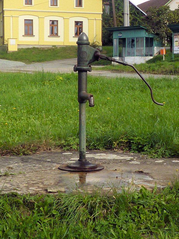 studna Na návsi (4143)