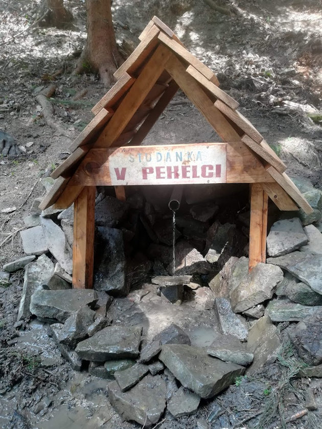 studánka V Pekelci (4422)