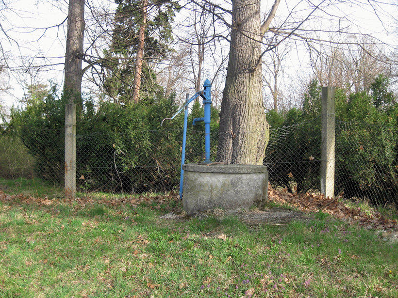 studna U kostela (4502)