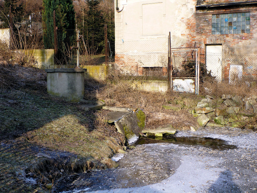 studna bez jména (5366)
