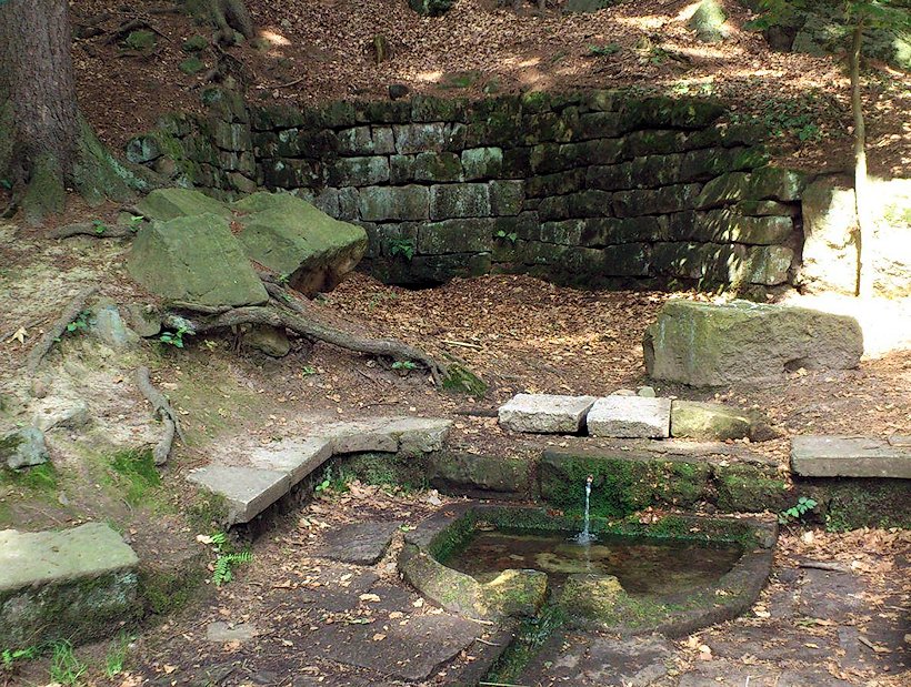 studánka Léčivý pramen (5834)