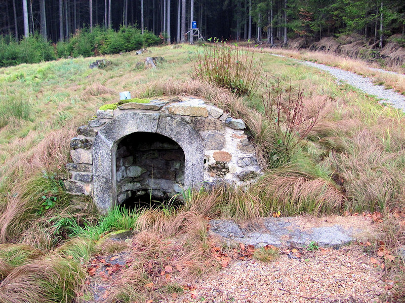 studánka Pod Trojmezím (5864)