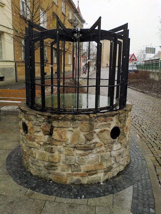 studna bez jména (5874)