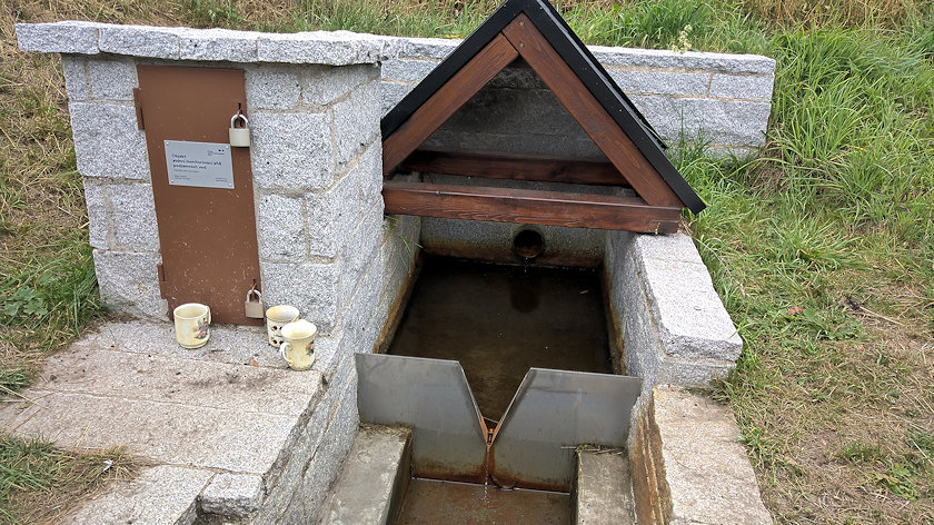 Kostelní železitý pramen (6767)