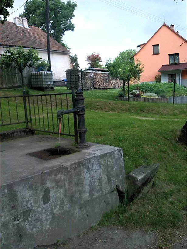 studna Na návsi (7050)