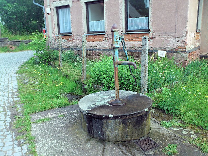 studna bez jména (7074)