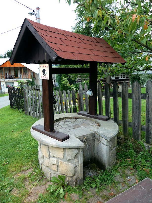 studna bez jména (7445)