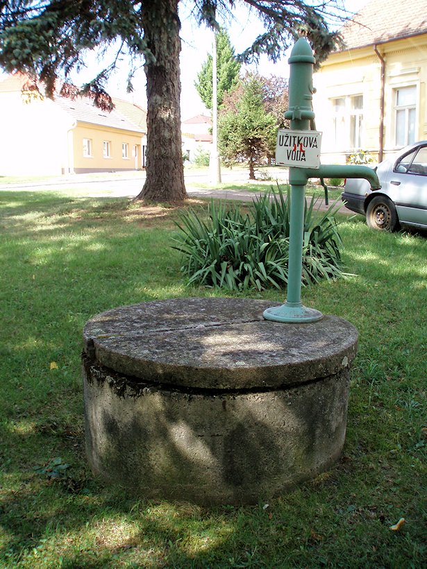 studna bez jména (7466)