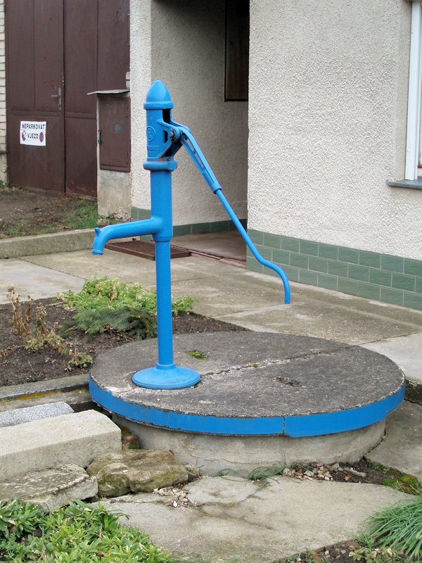 studna bez jména (7963)