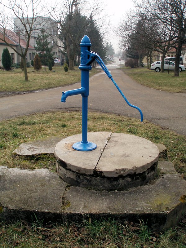 studna bez jména (7965)