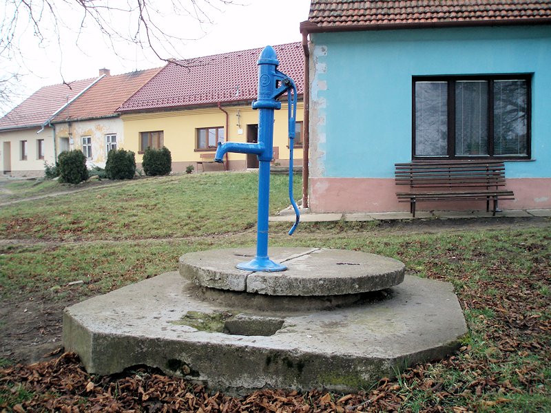 studna bez jména (7968)