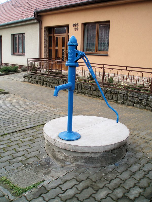 studna bez jména (7971)