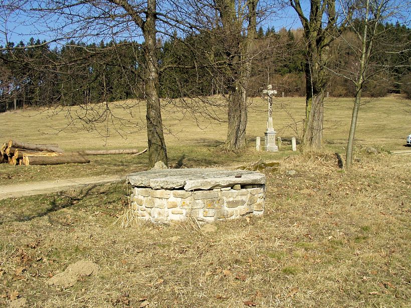 studna V lukách (8124)