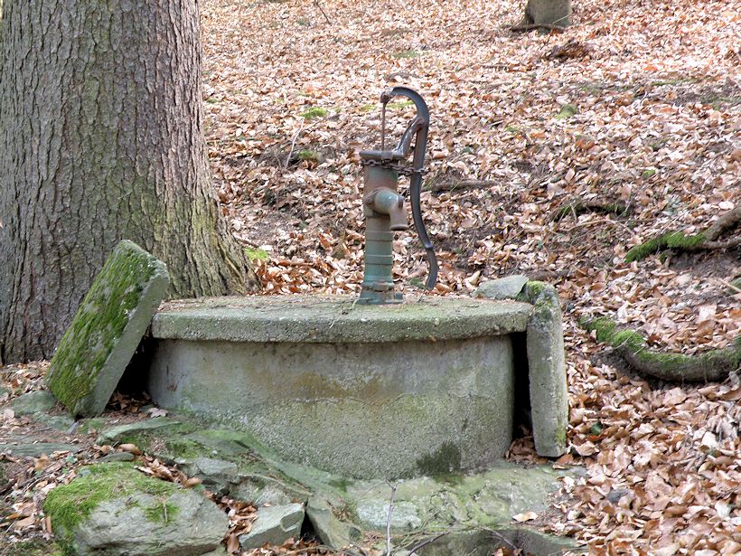 studna Pikovická (8205)