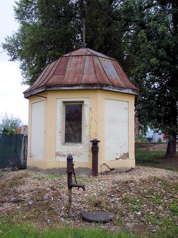 studna bez jména (8652)
