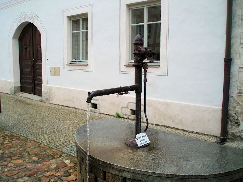 studna bez jména (8665)