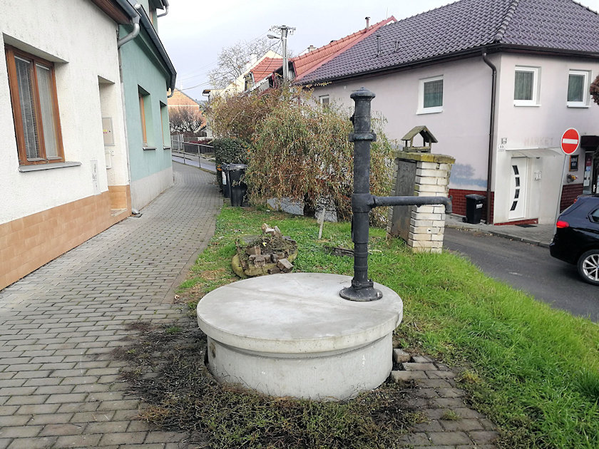 studna bez jména (8744)