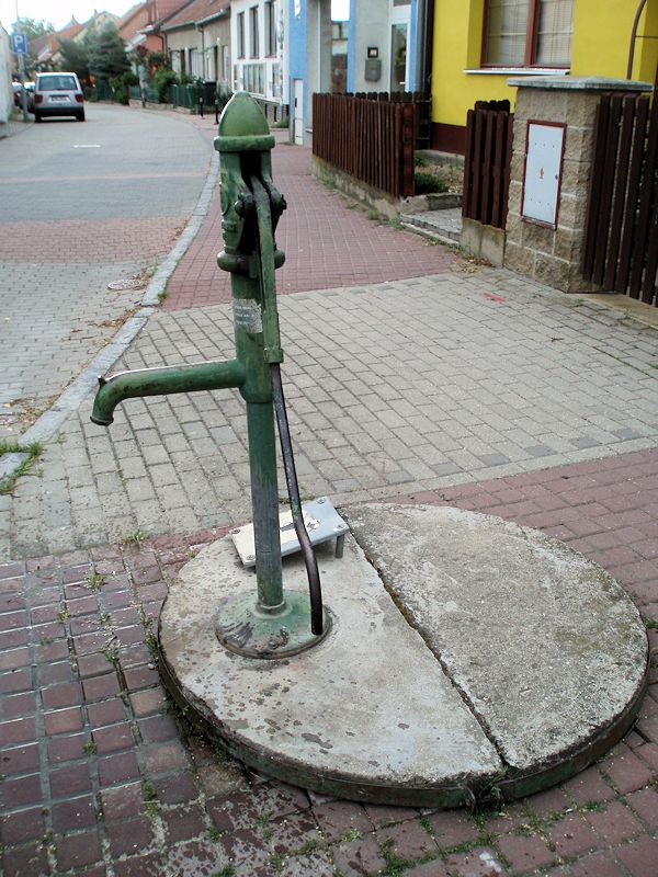 studna bez jména (8746)