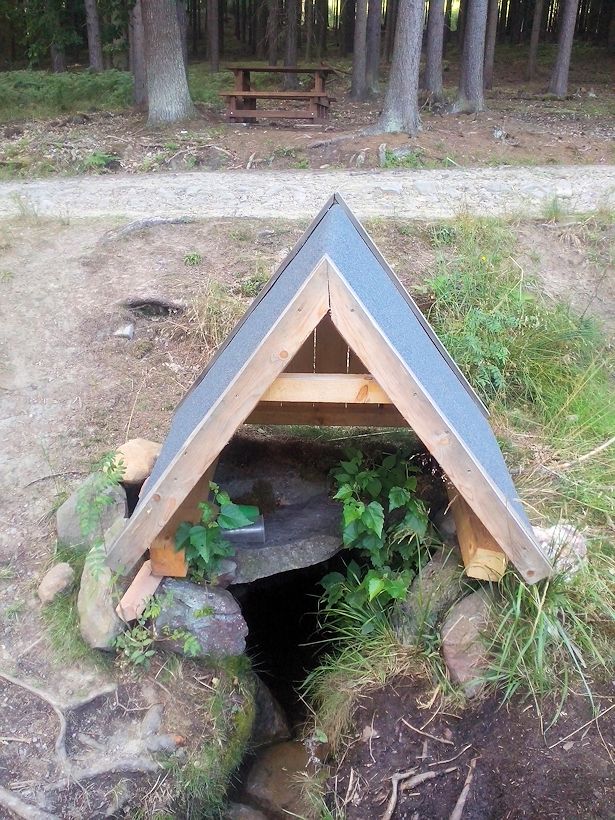studánka Pod rozhlednou (8880)