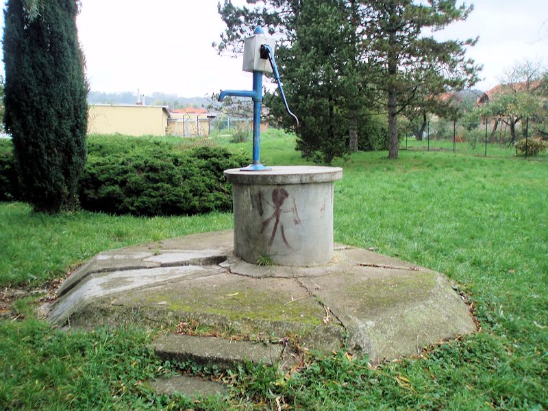 studna bez jména (9213)