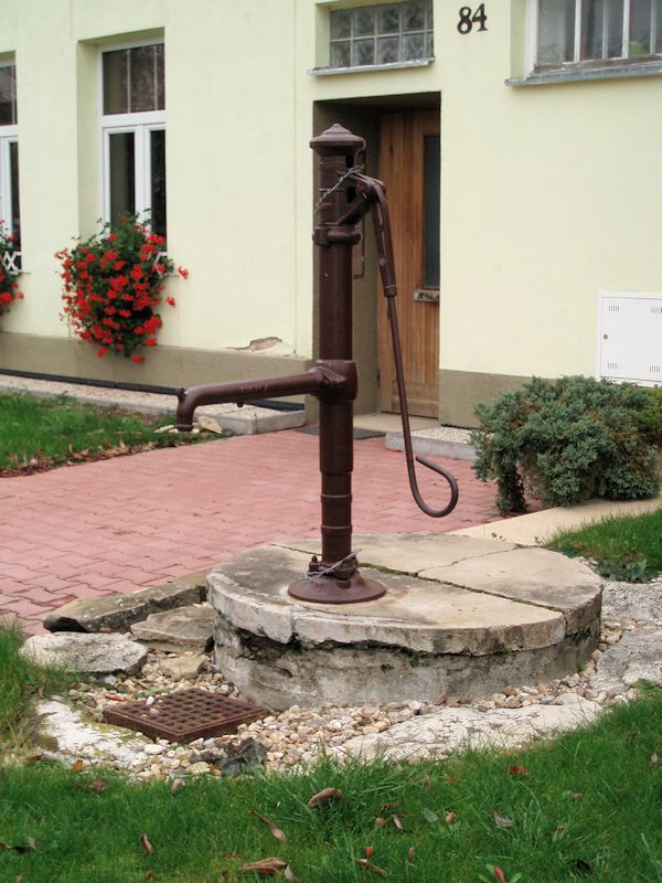 studna bez jména (9214)