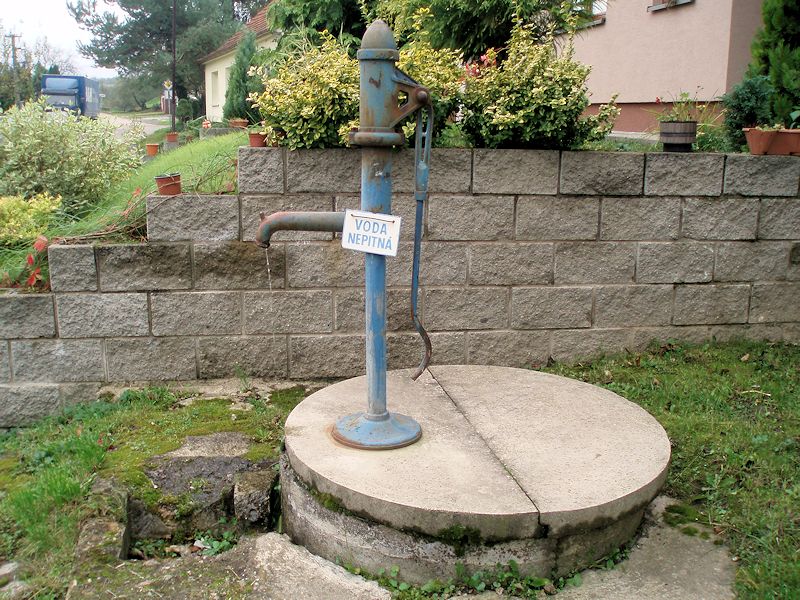 studna bez jména (9227)